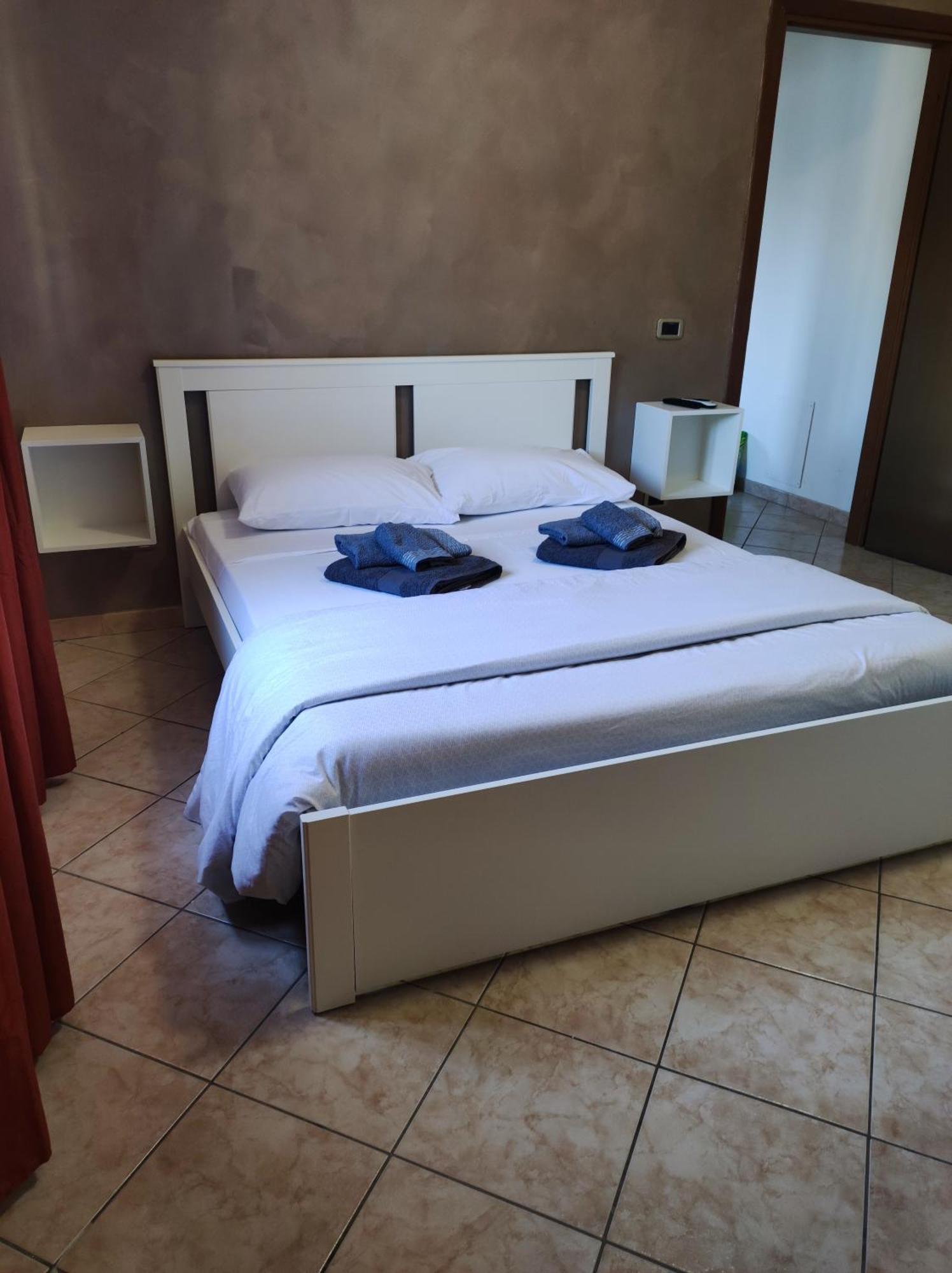 Alloggio Alfa - Central Apartment Civitavecchia Bagian luar foto
